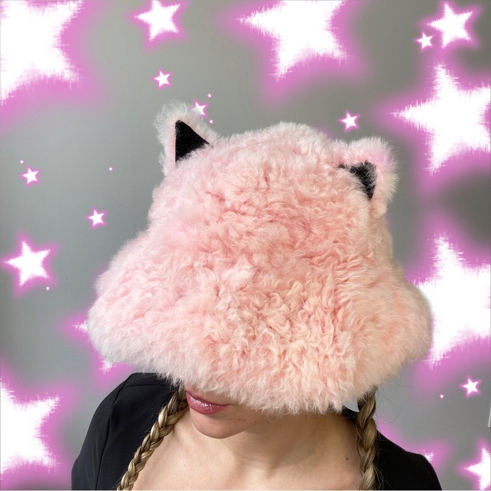 Alpaca Fur Bucket Hat w. Ears